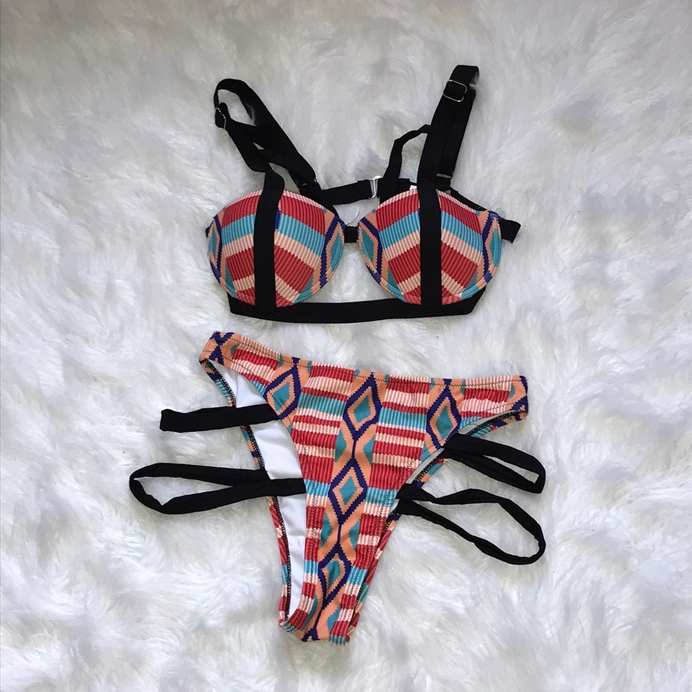 Colorful bikini - Picture 2 of 3